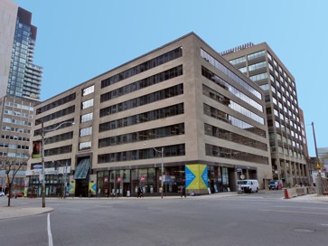 Downtown mixed-use commercial office building