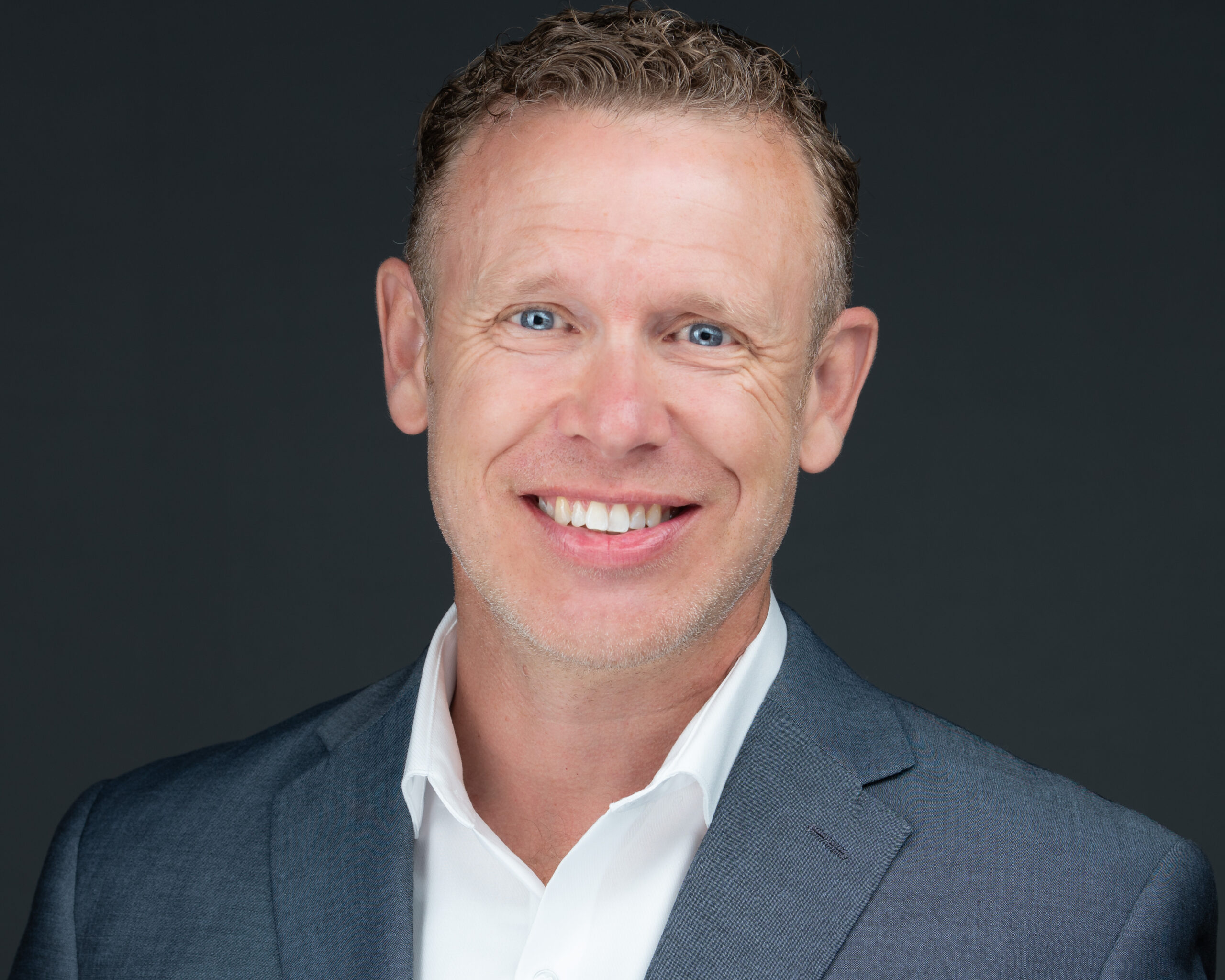 Commercial tenant broker providing office leasing services